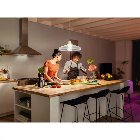 BEC smart LED Philips, soclu E27, putere 15.5W, forma clasic, lumina alb calda, alimentare 220 - 240 V, &quot;000008718699747992&quot; (timbru verde 0.45 lei)