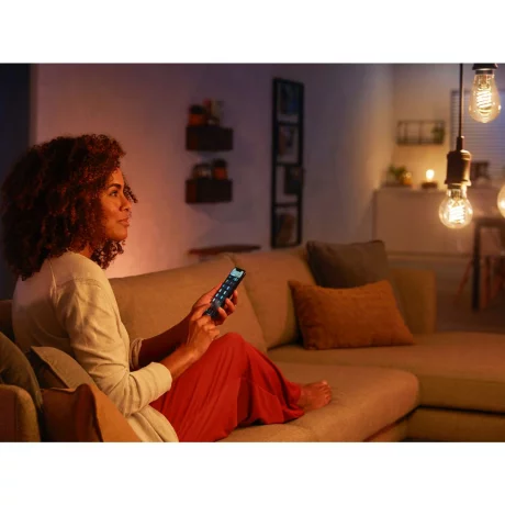 BEC smart LED Philips, soclu E27, putere 7W, forma sferic, lumina alb calda, alimentare 220 - 240 V, &quot;000008719514279131&quot; (timbru verde 0.45 lei)
