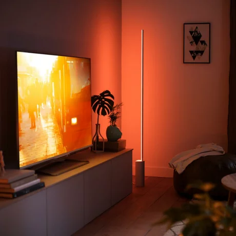 LAMPA smart PHILIPS, LED, soclu integrat, putere 32 W, tip lumina multicolora, 2.500 lumeni, alimentare 220 - 230 V, &quot;000008718696174524&quot; (timbru verde 0.8 lei)